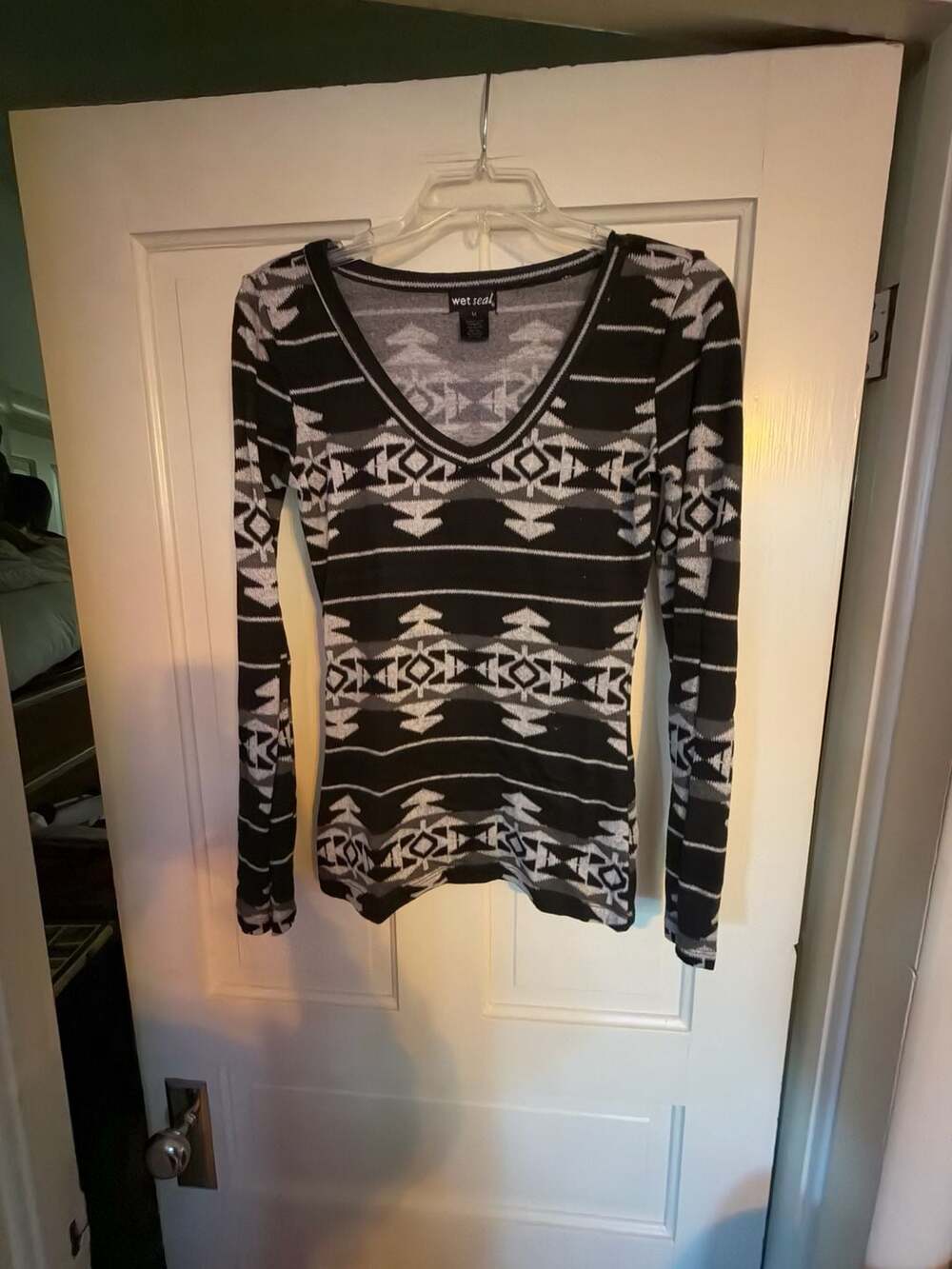 Wet Seal Women's Aztec Print Long Sleeve V-Neck Knit Shirt
